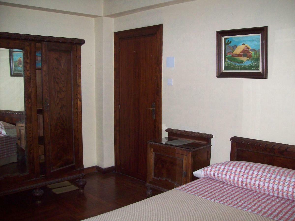 Pension Los Pinos Gijon Exterior photo