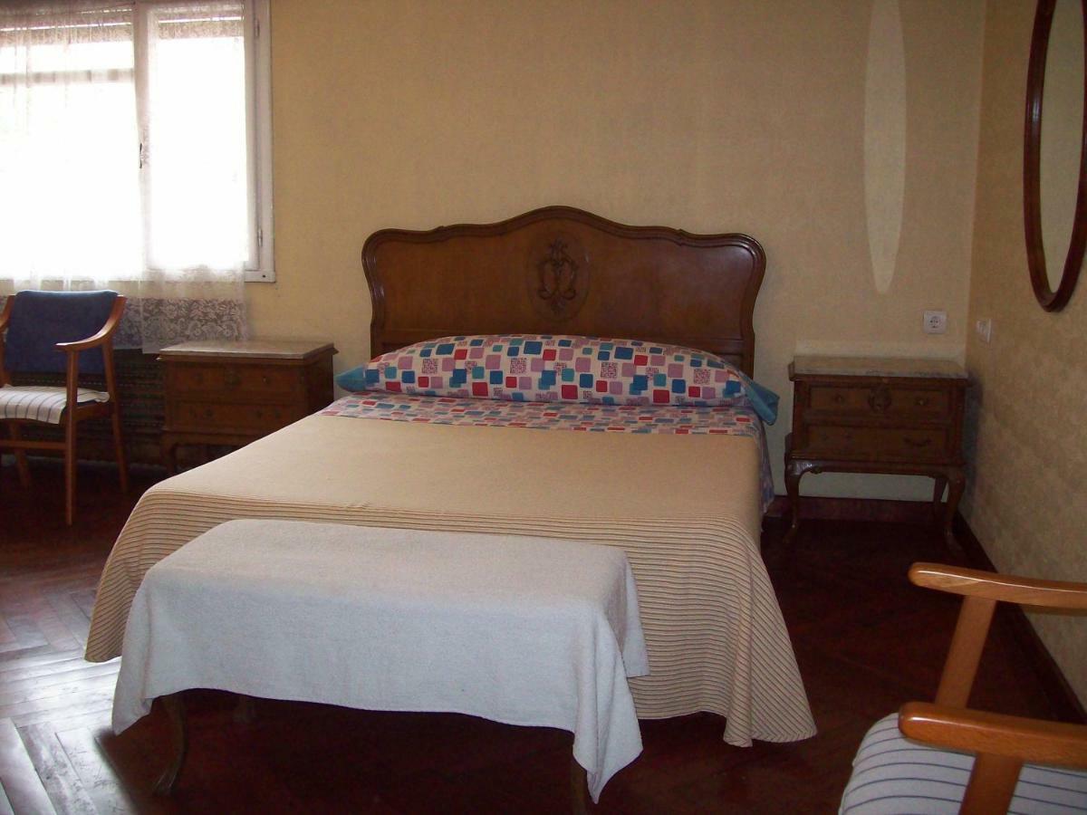 Pension Los Pinos Gijon Exterior photo