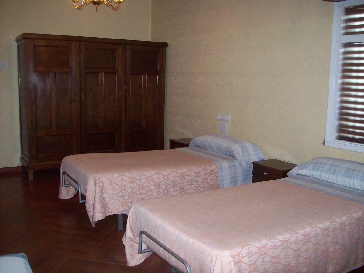 Pension Los Pinos Gijon Exterior photo