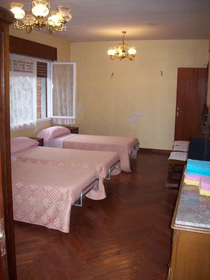 Pension Los Pinos Gijon Exterior photo