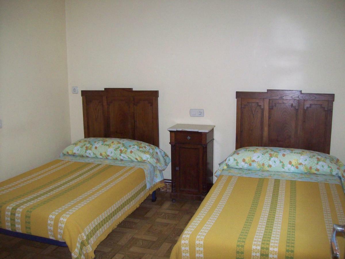 Pension Los Pinos Gijon Exterior photo