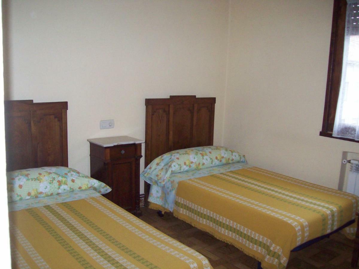 Pension Los Pinos Gijon Exterior photo